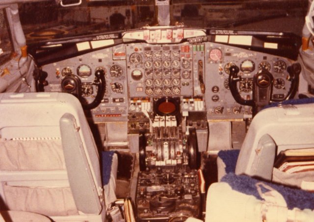 gh005b707flightdeckcopy2.jpg