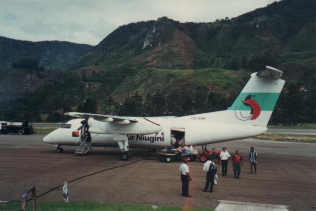 ps010dash8attabubilcopy.jpg