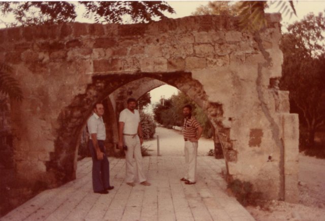 gh043uncharterpxcrewtouringjaffaisraeljuly1982.jpg