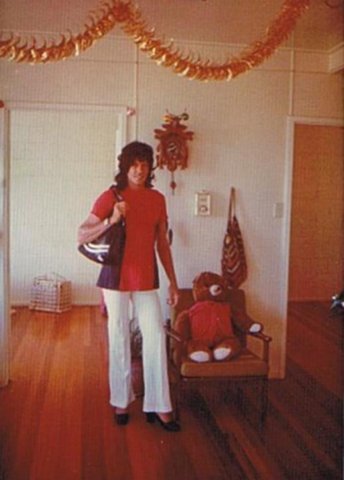 ls030fecrossdressercirca1975.jpg